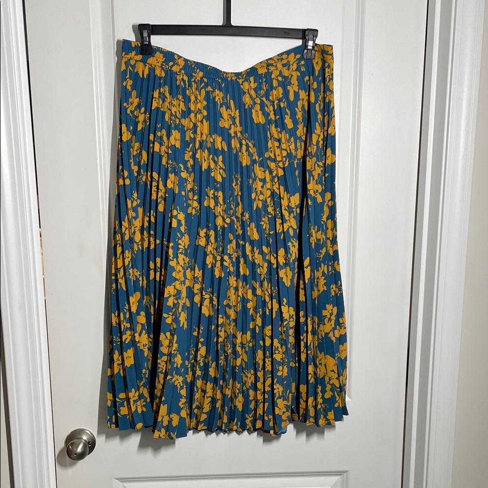 Chic Floral A-Line Skirt - Teal and Mustard